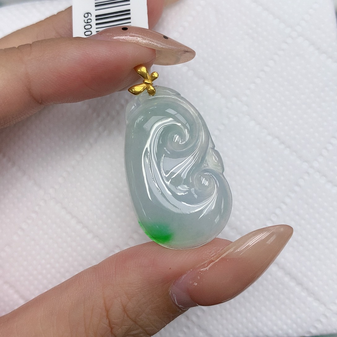 颈饰18K金镶嵌翡翠