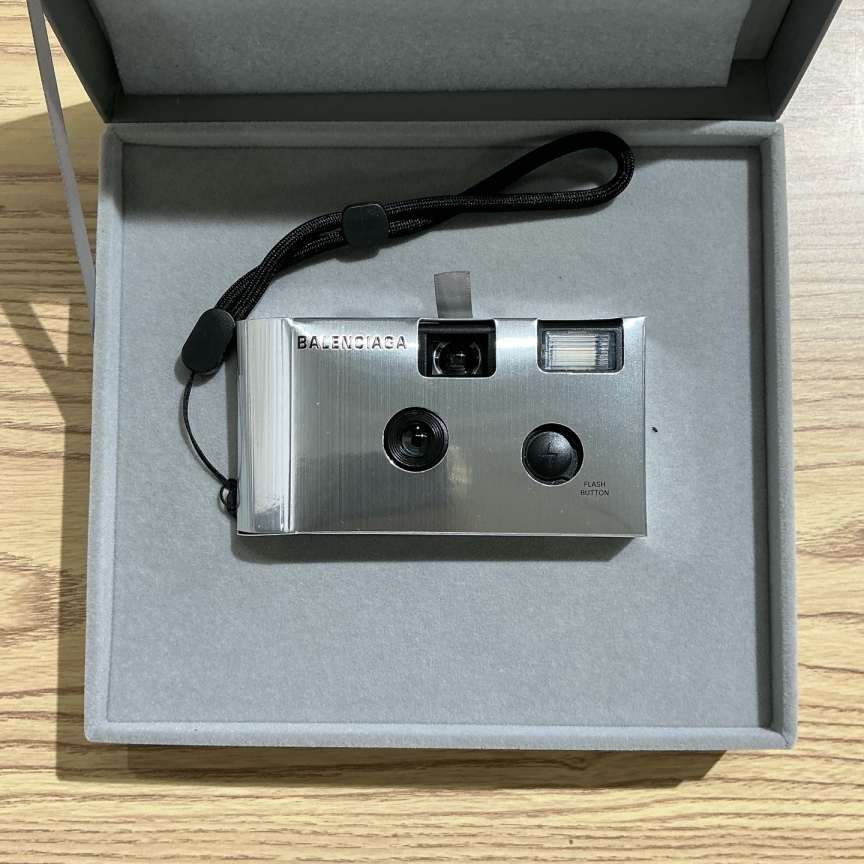 未使用 Balenciaga/巴黎世家 （pm）复古胶片相机 全新原盒/3994