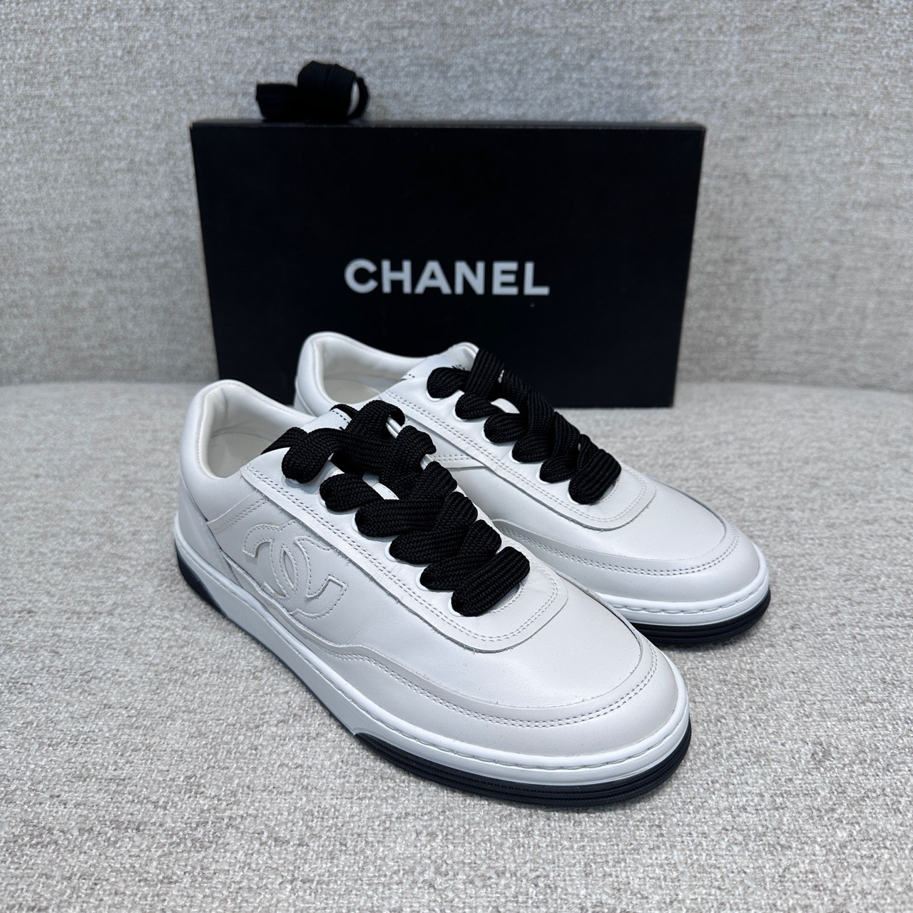 99新 Chanel/香奈儿 小白鞋 运动鞋 35.5码 CC