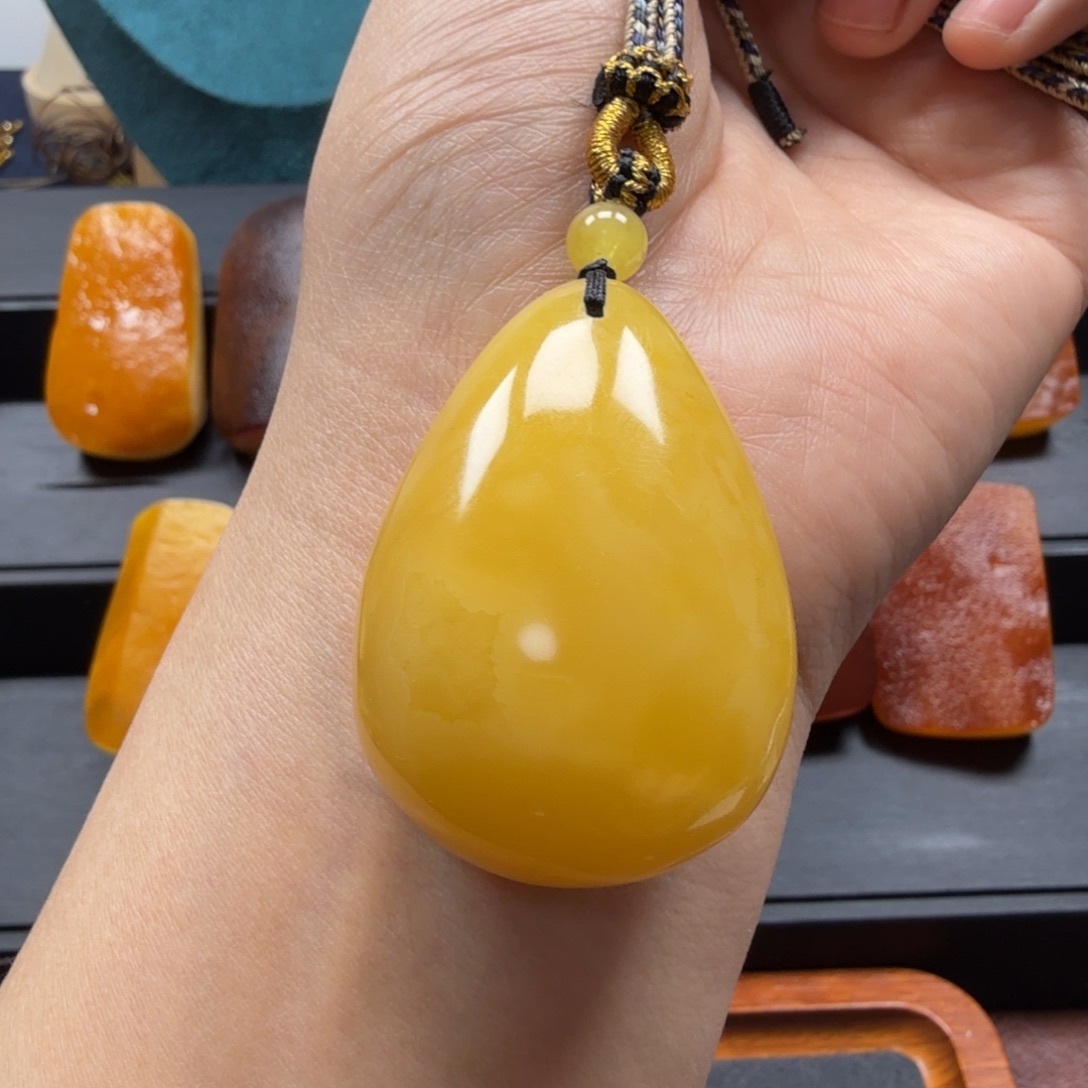 琥珀吊坠(赠链)未镶嵌