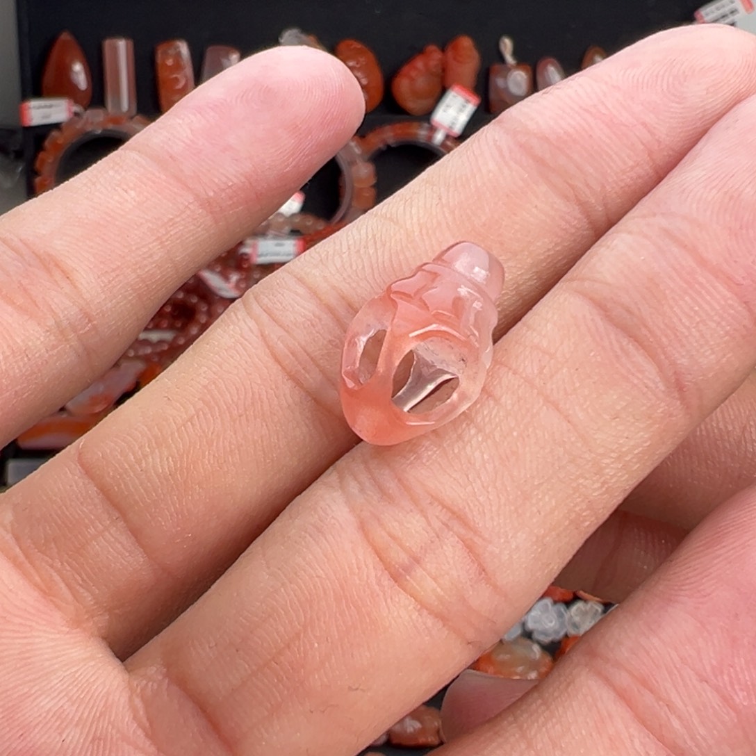 南红玛瑙未镶嵌颈饰金刚杵