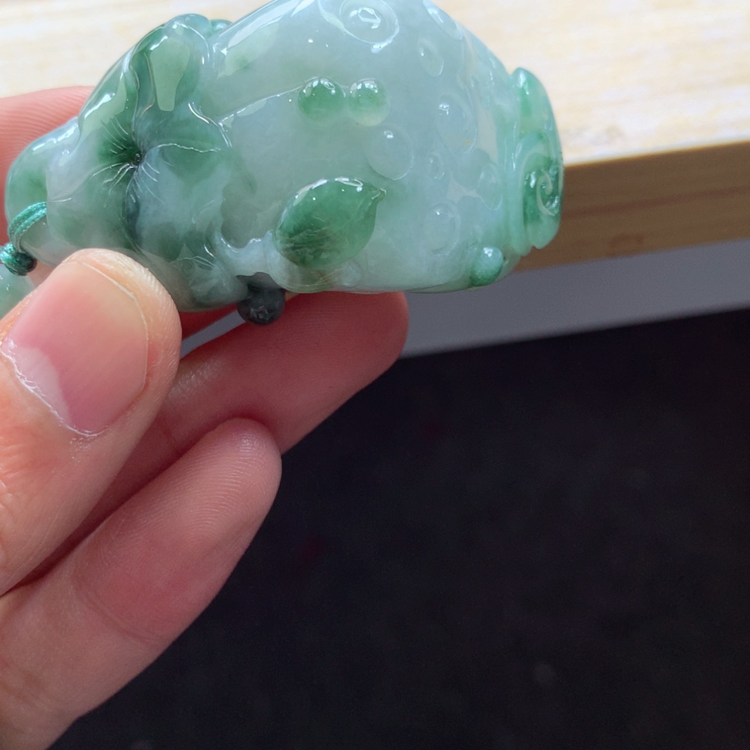 翡翠颈饰未镶嵌吊坠