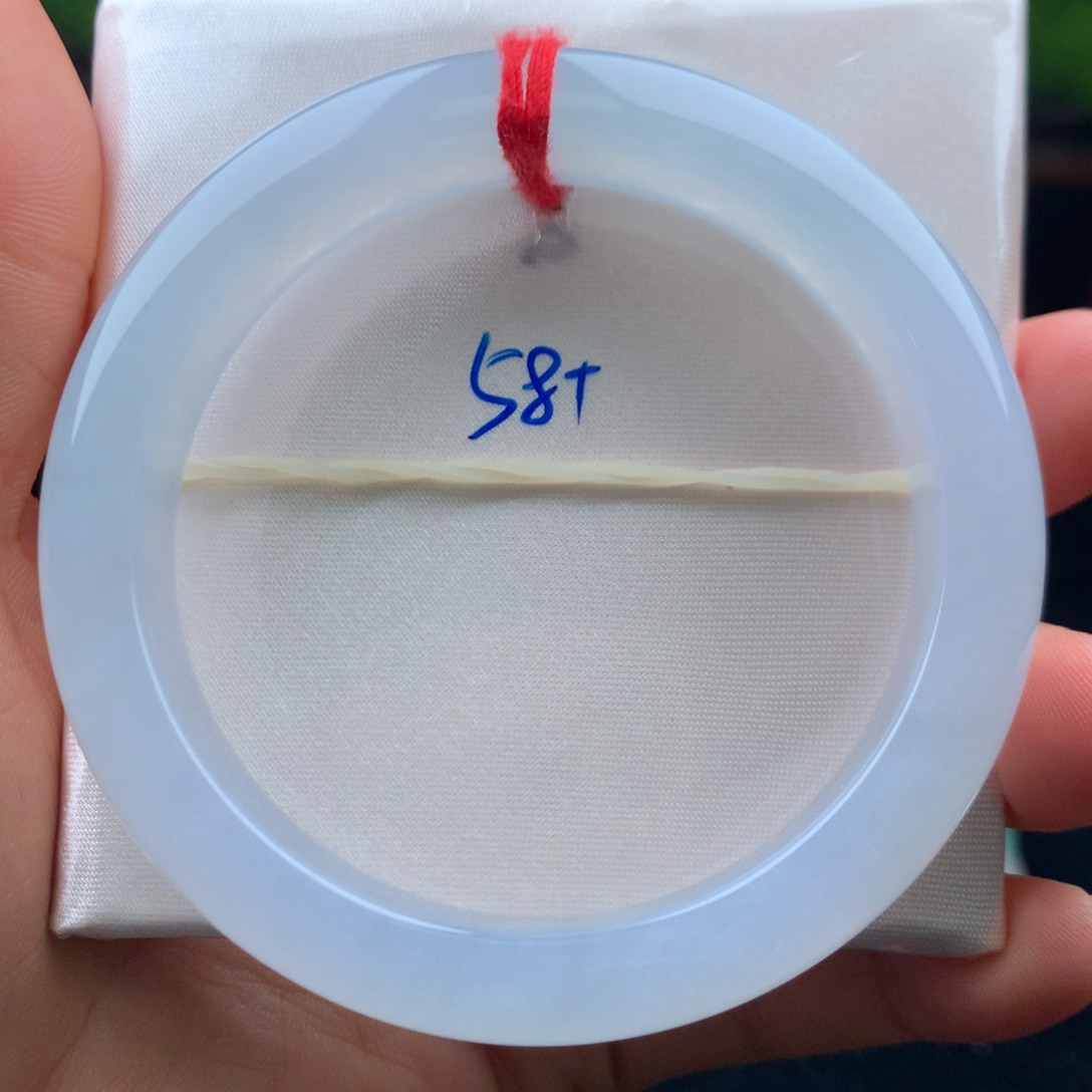 翡翠手镯未镶嵌手镯