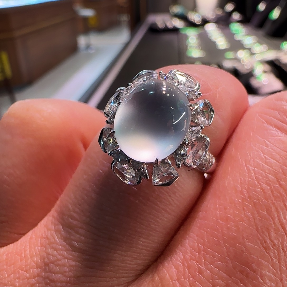 翡翠18K金镶嵌戒指