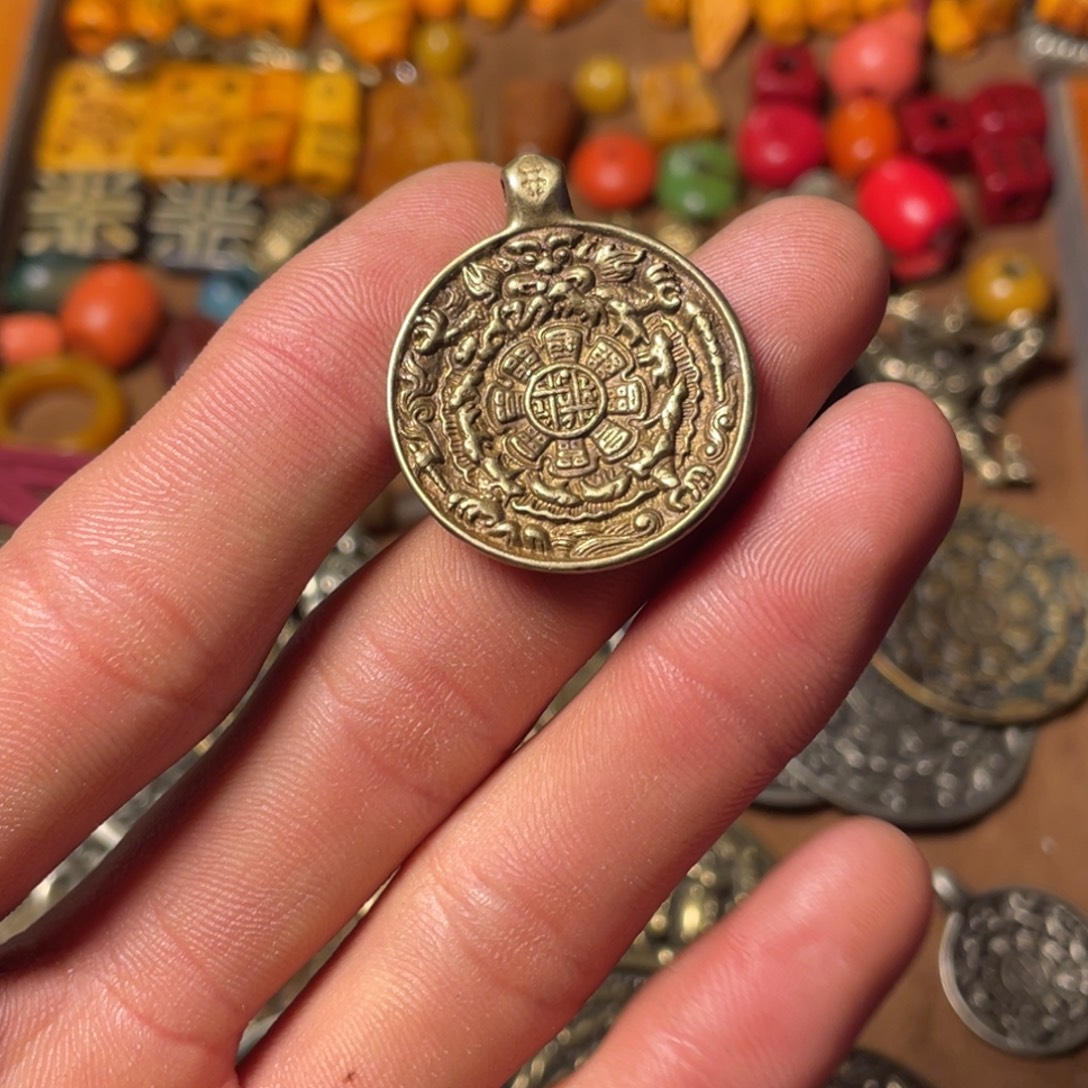 雲***端泥塑Rgghghvcfxxxgbbb