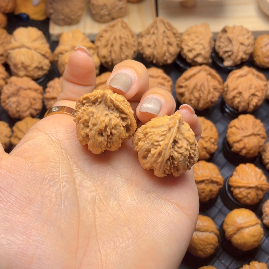 文玩核桃吊坠文玩核桃。  小粗筋宝塔