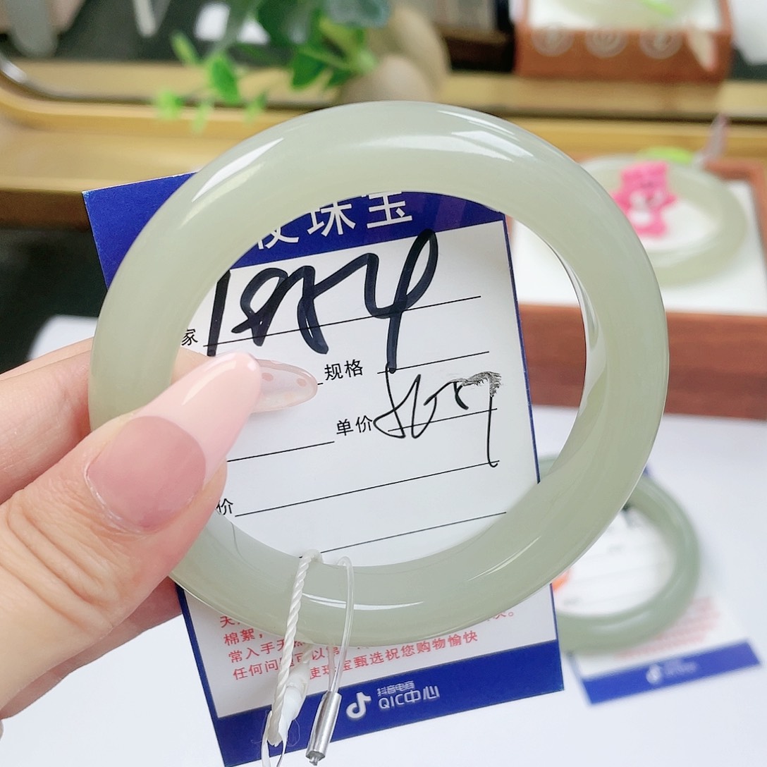 【闪购商品】和田玉手镯未镶嵌