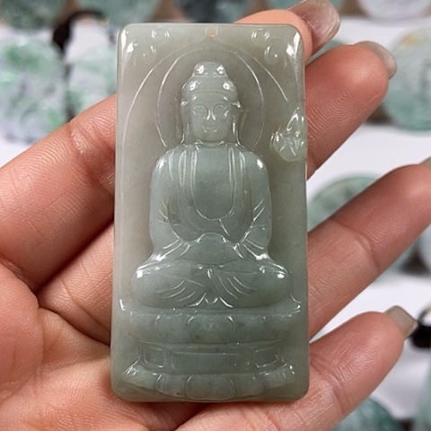 翡翠颈饰未镶嵌大日如来福利