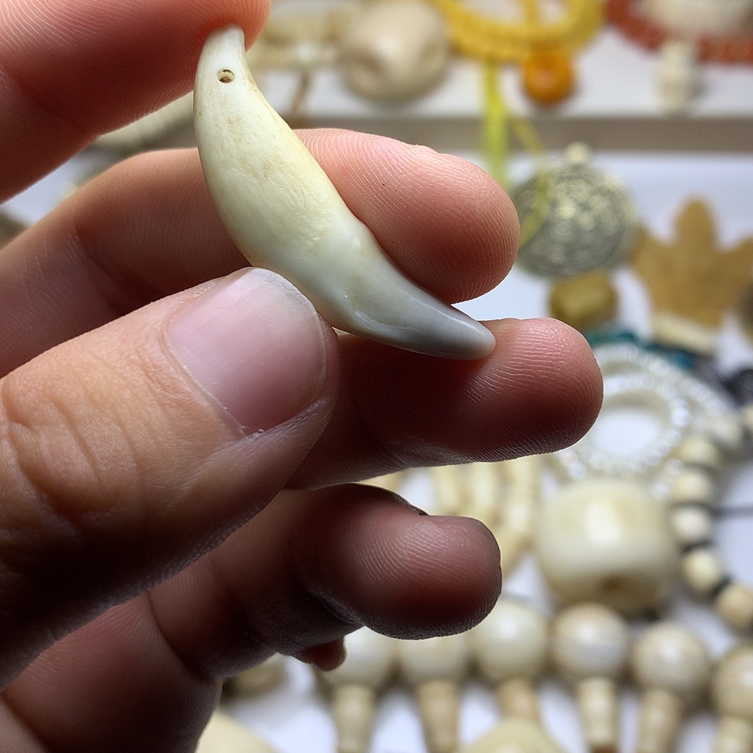 玻璃颈饰牙牙一个长40