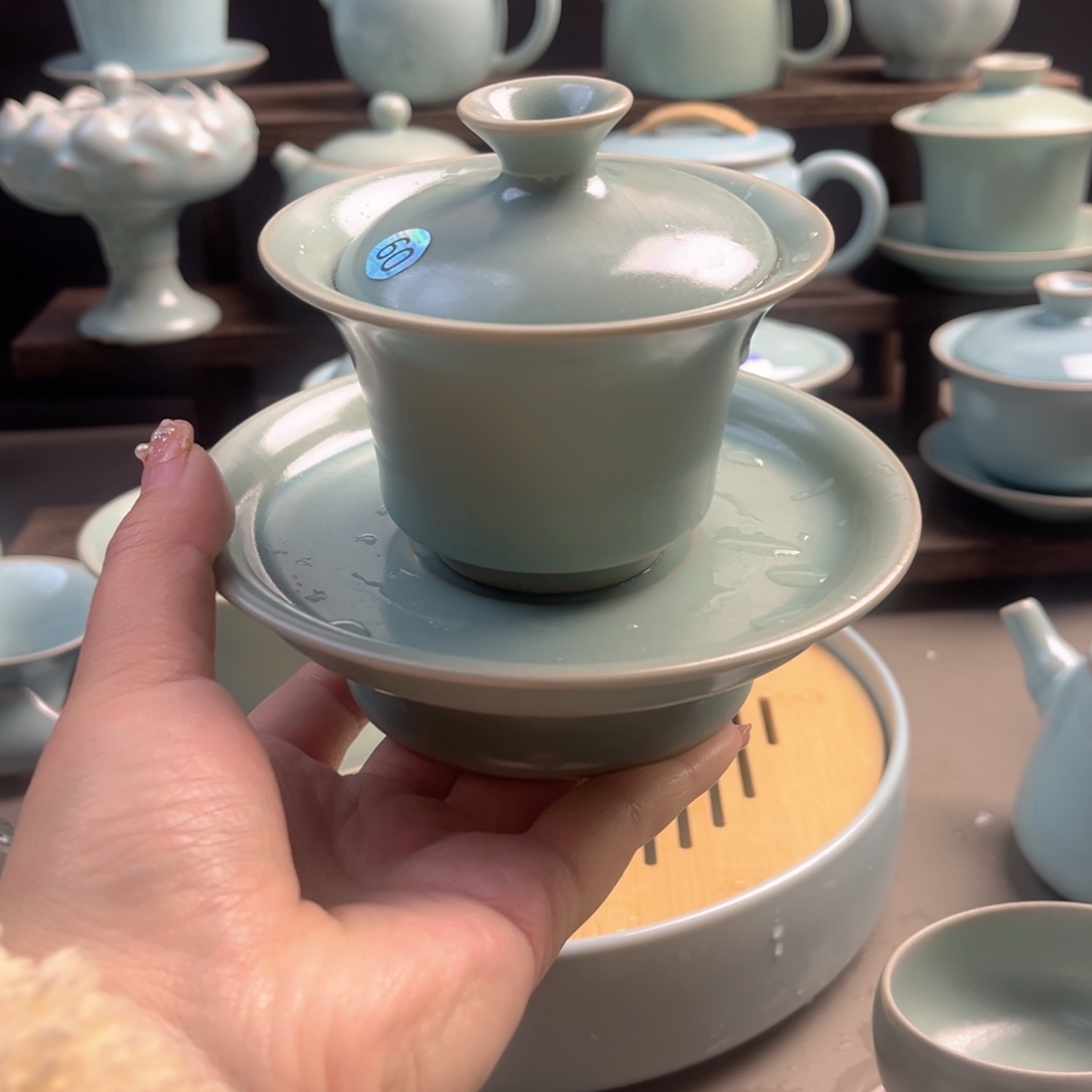 瓷仿古釉三才马蹄盖碗