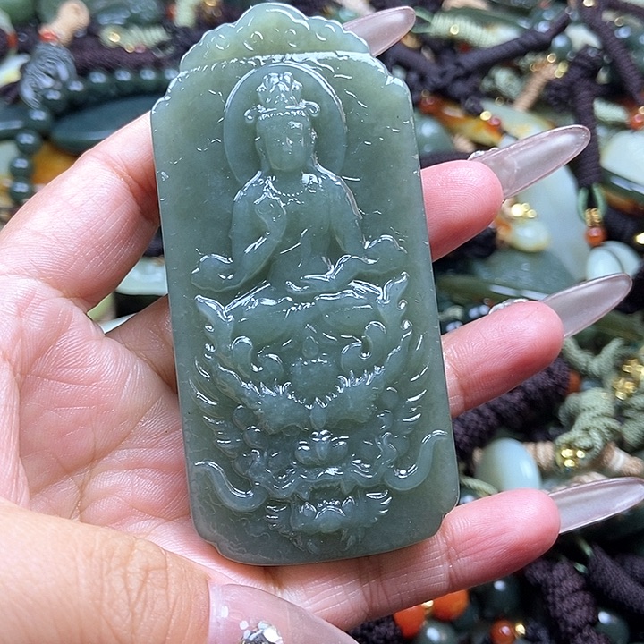 和田玉颈饰足铂镶嵌