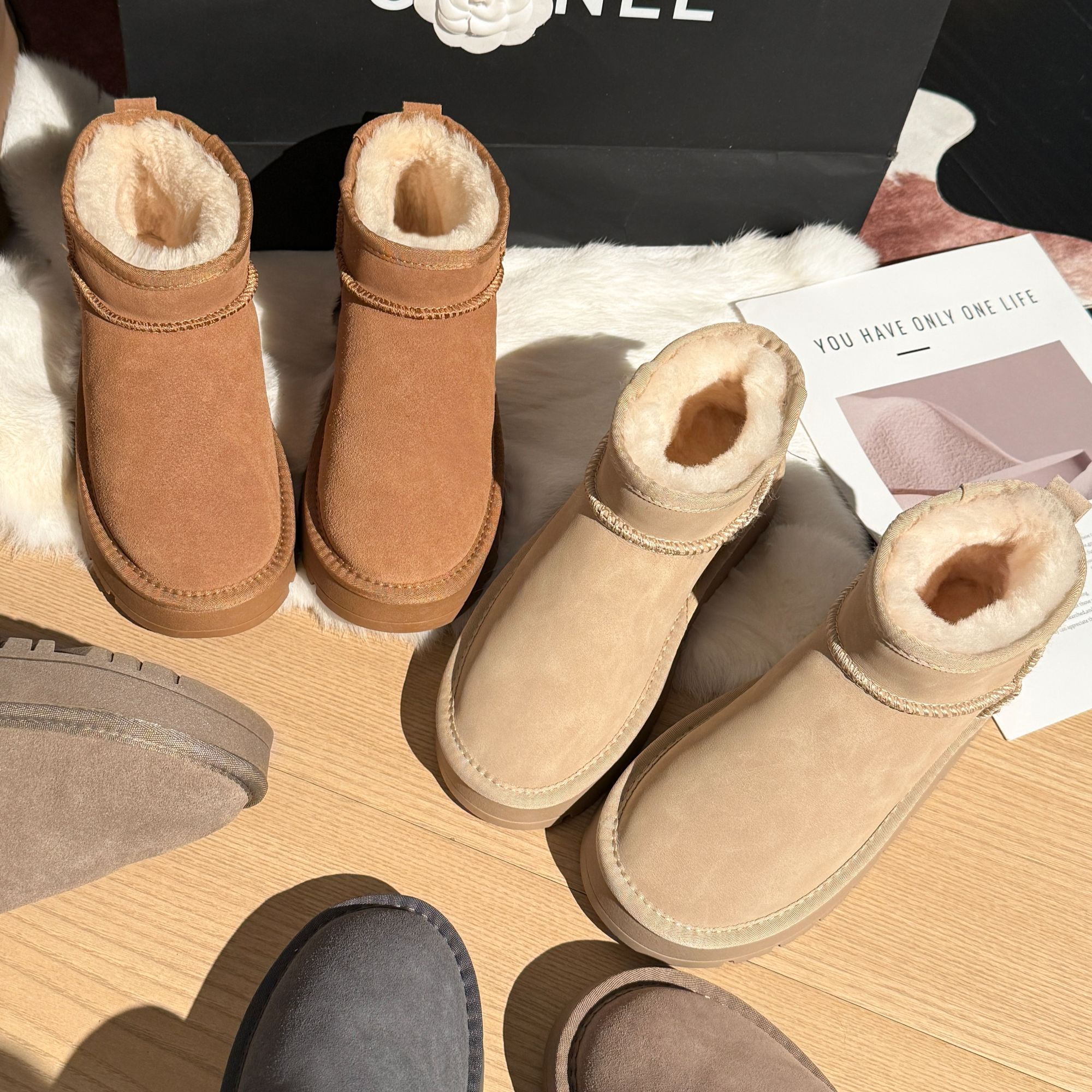 冬款雪地靴女鞋加绒加厚保暖冬季时尚靴子百搭明星同款真皮经典