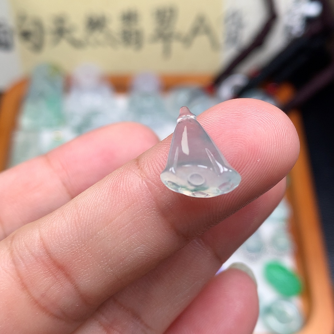 翡翠裸石缅甸天然A货翡翠冰种莲蓬