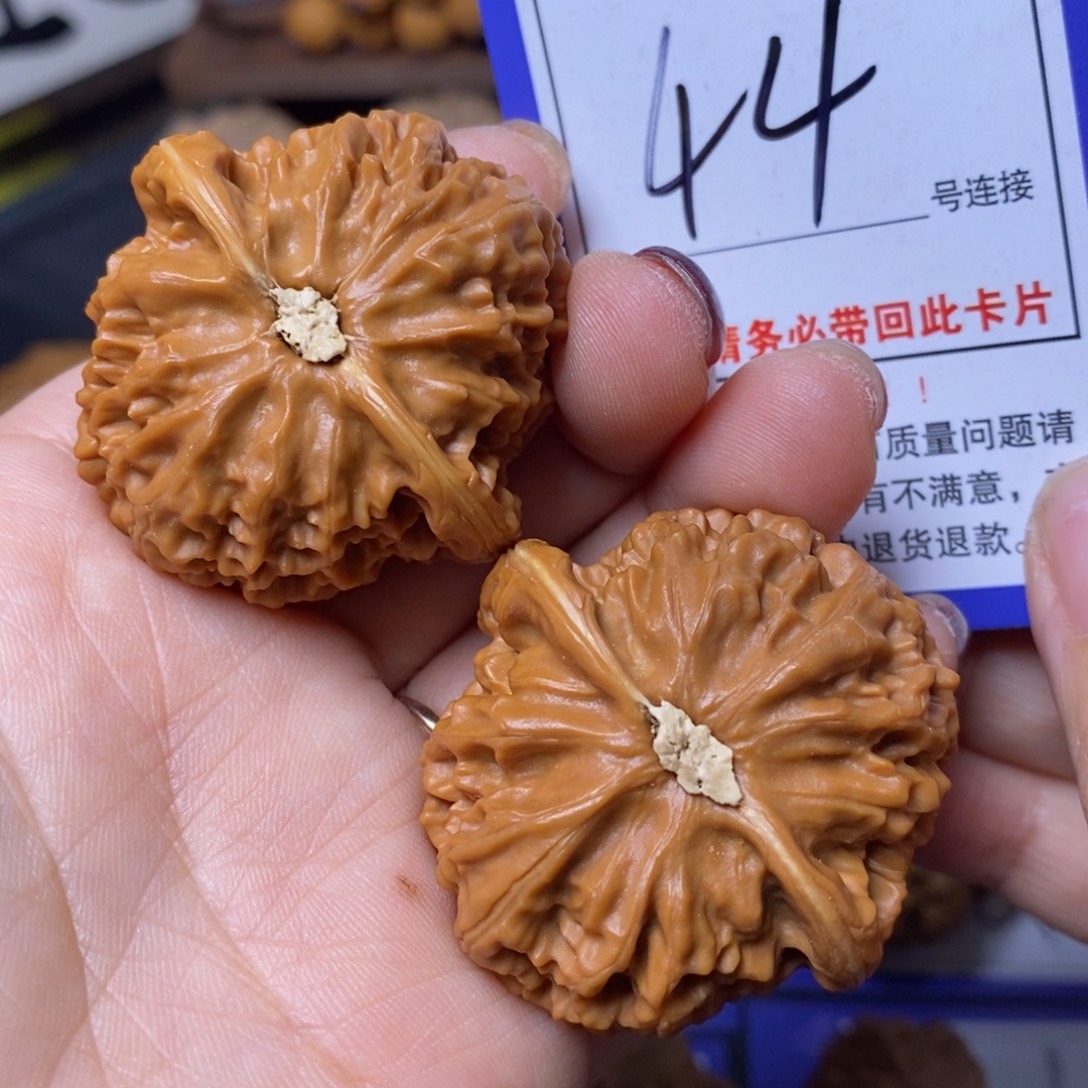 财***爷把件文玩核桃42宫灯44