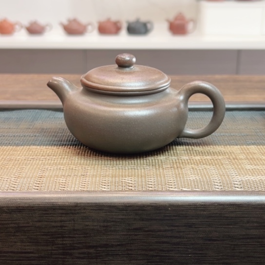 紫砂茶壶黄龙山原矿底槽清柴烧半手工（140 cc）