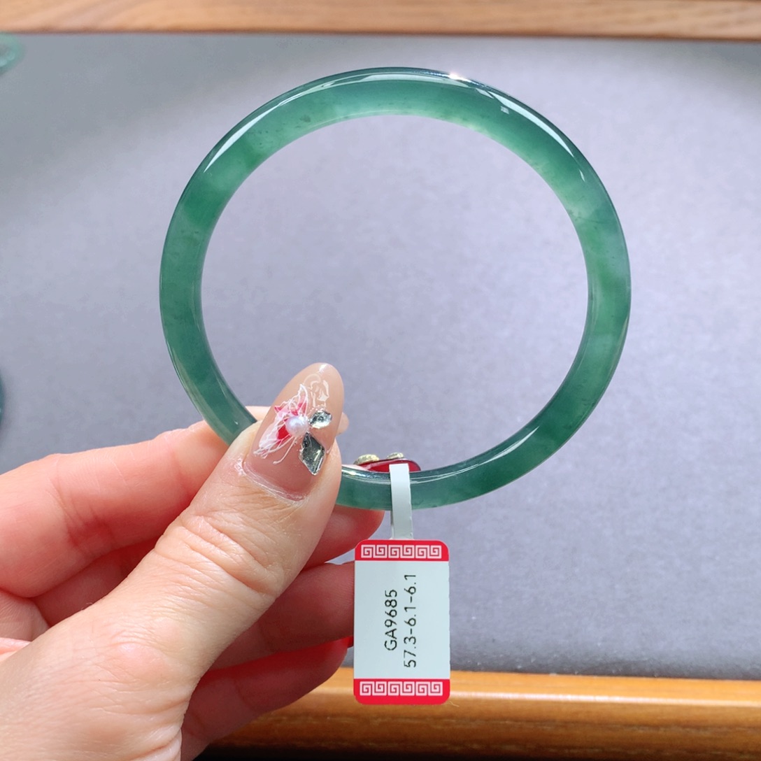 翡翠手镯未镶嵌天然翡翠手镯叮当镯