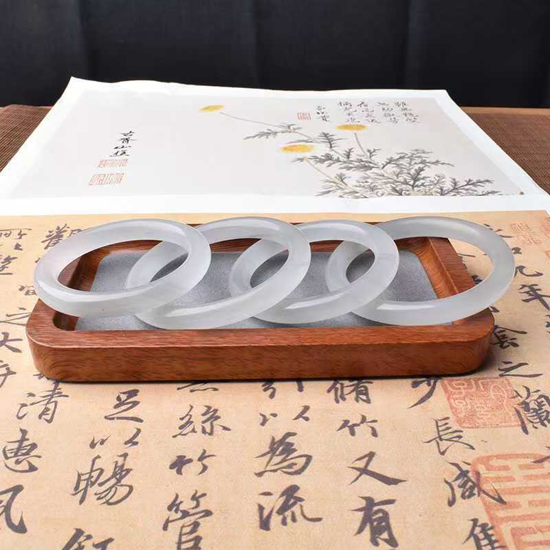 新疆天然冰墨如烟圆条手镯