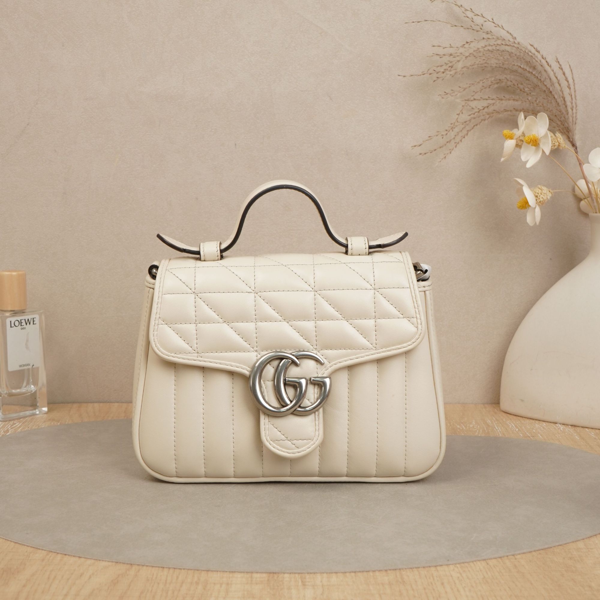 95新 GUCCI/古驰 GG马蒙手提邮差大菱格纹中号白色牛皮/DS037630