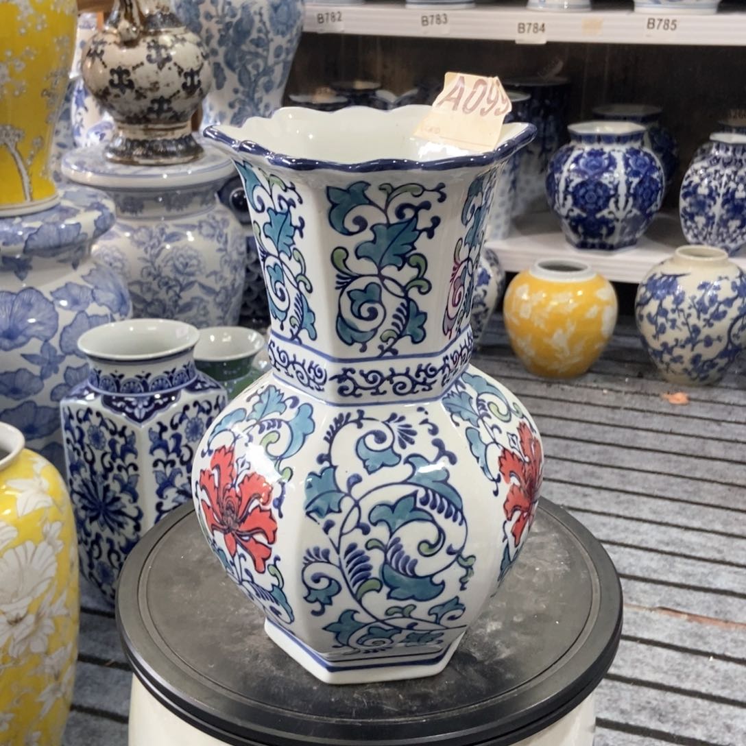 摆件花瓶手绘釉下彩