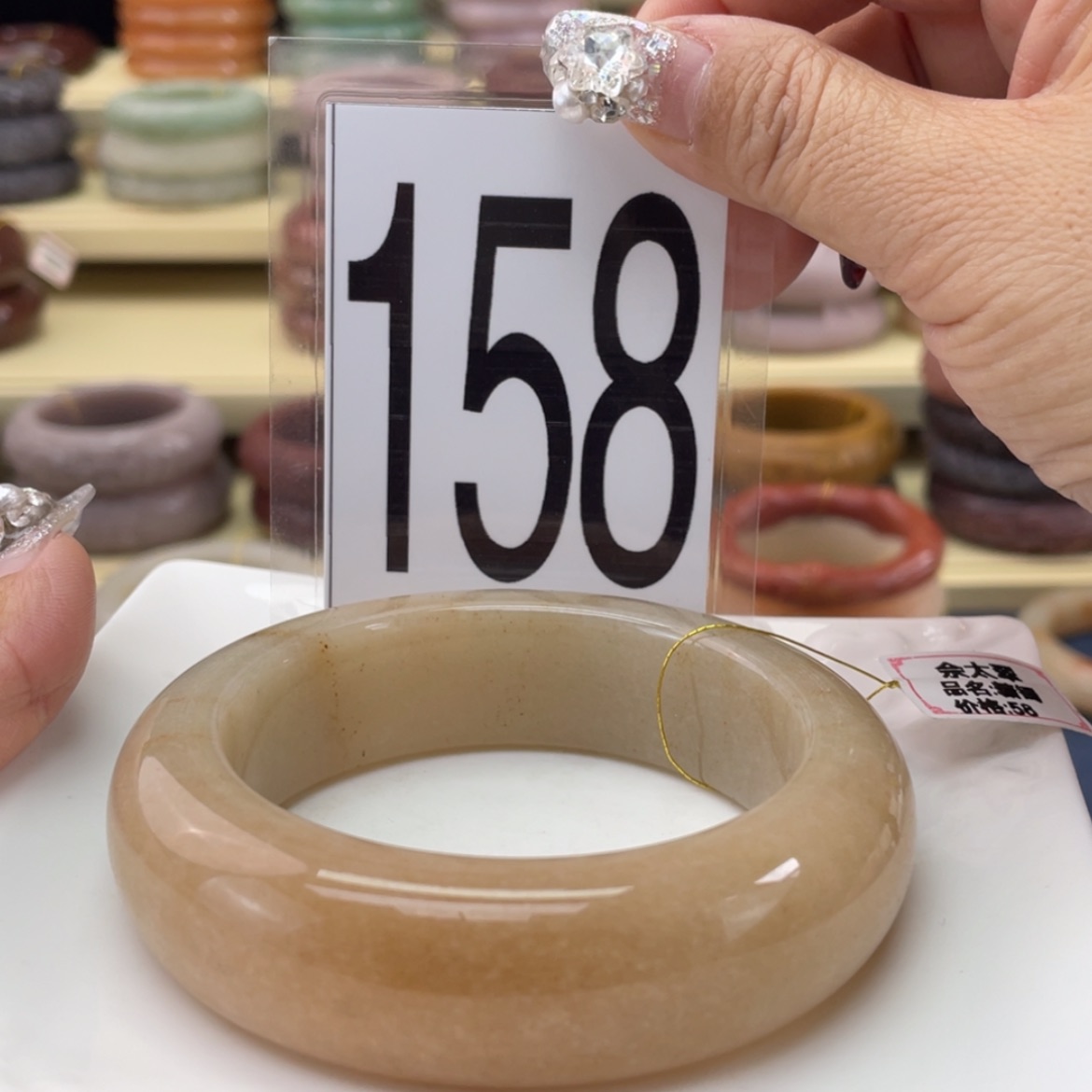 【闪购商品】石英质玉手镯未镶嵌