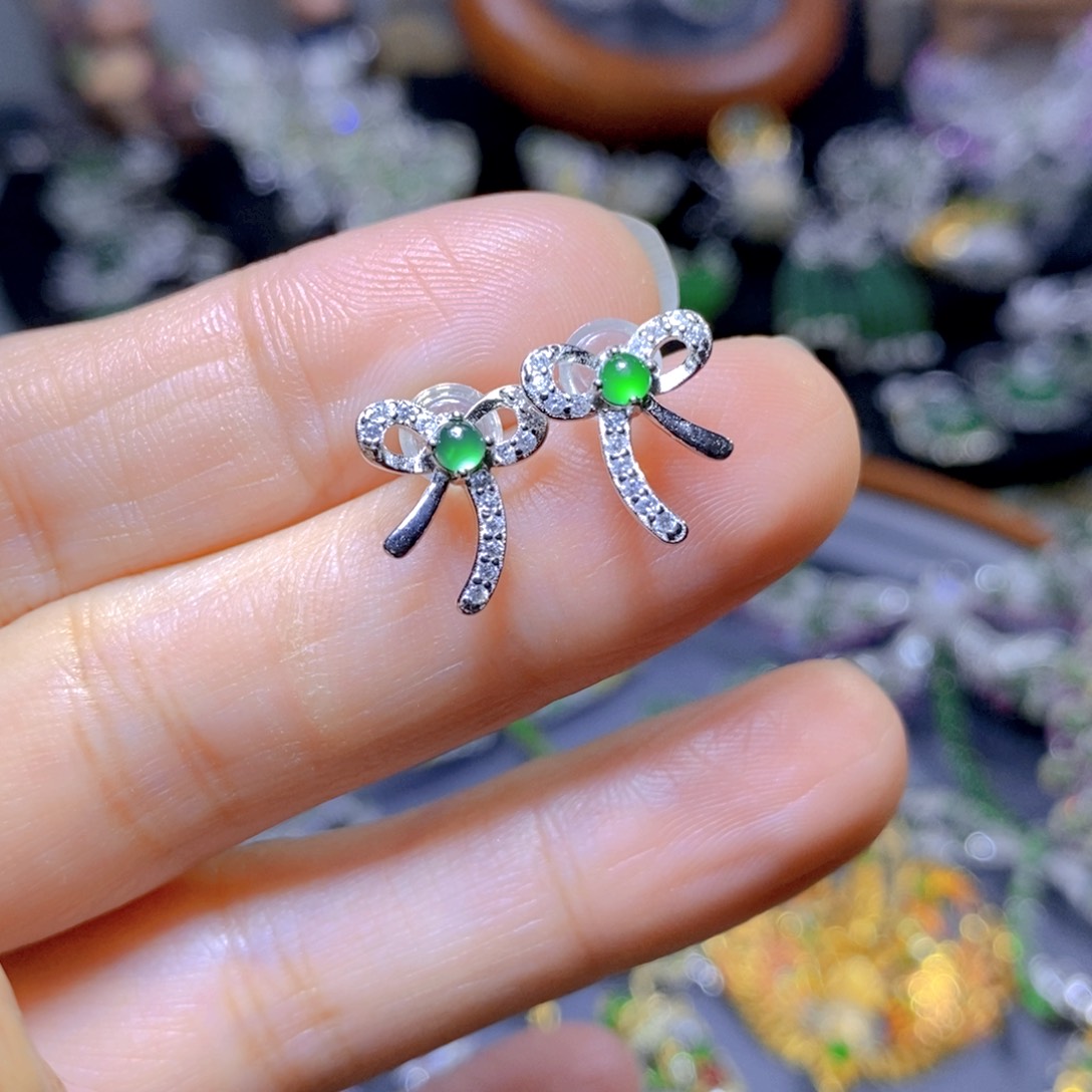 翡翠颈饰银S925镶嵌天然翡翠