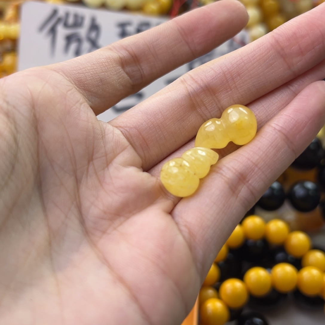 琥珀珠宝奇石未镶嵌