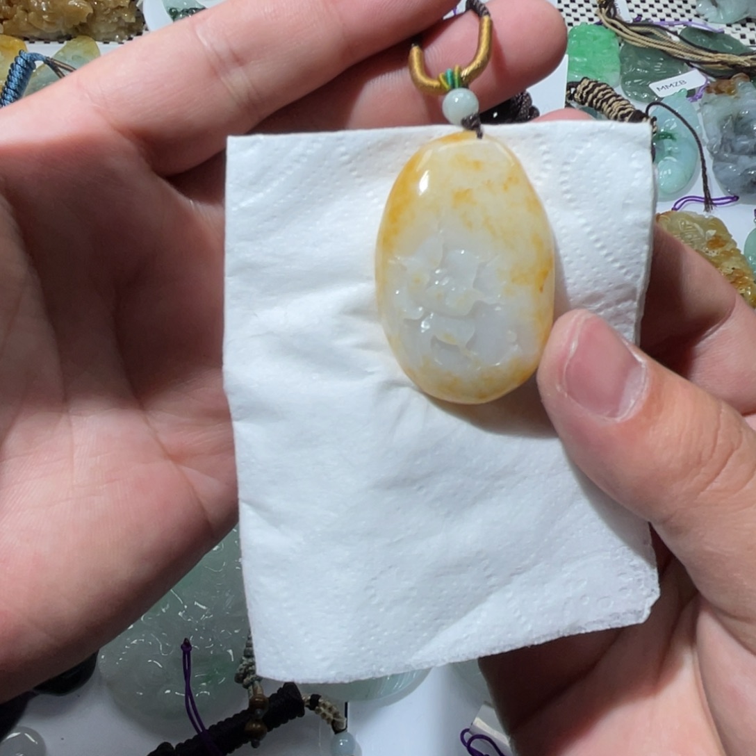 翡翠颈饰未镶嵌天然