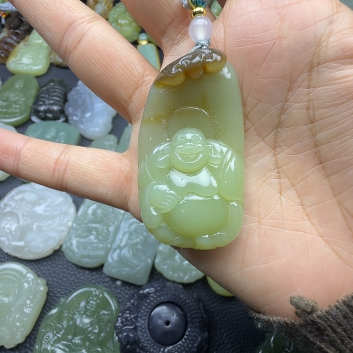 和田玉未镶嵌颈饰