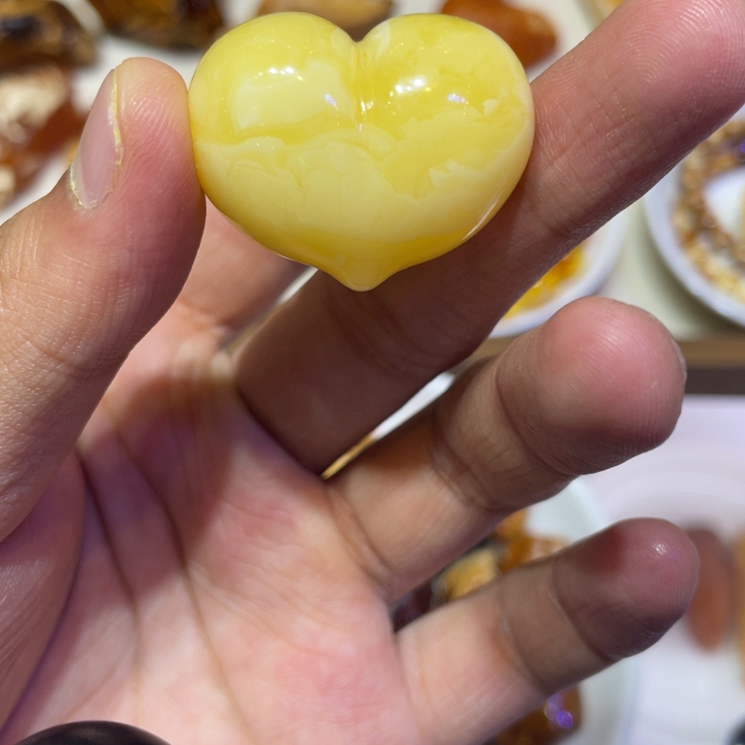 琥珀未镶嵌珠宝奇石屁桃