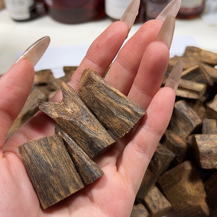 寂***洧沉香碎屑沉香碎料