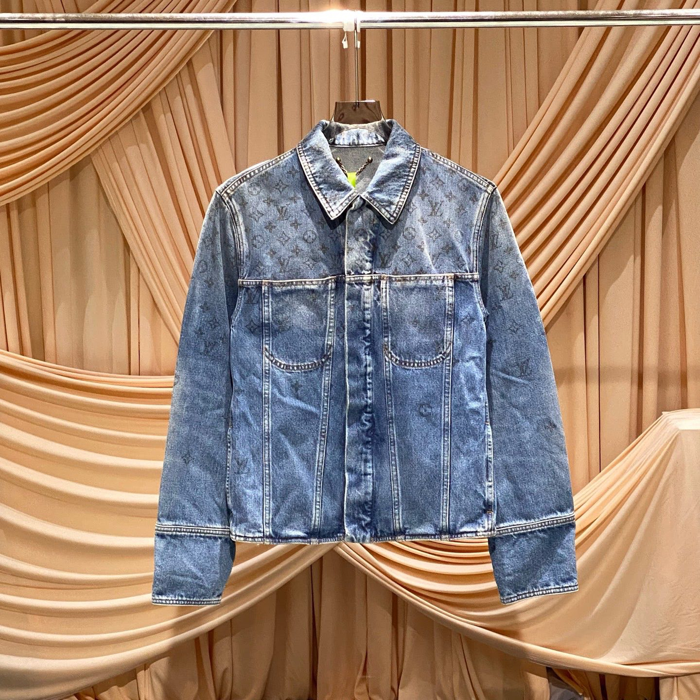 99新 LouisVuitton/路易威登 深蓝色老化牛仔外套/44码/JM37740