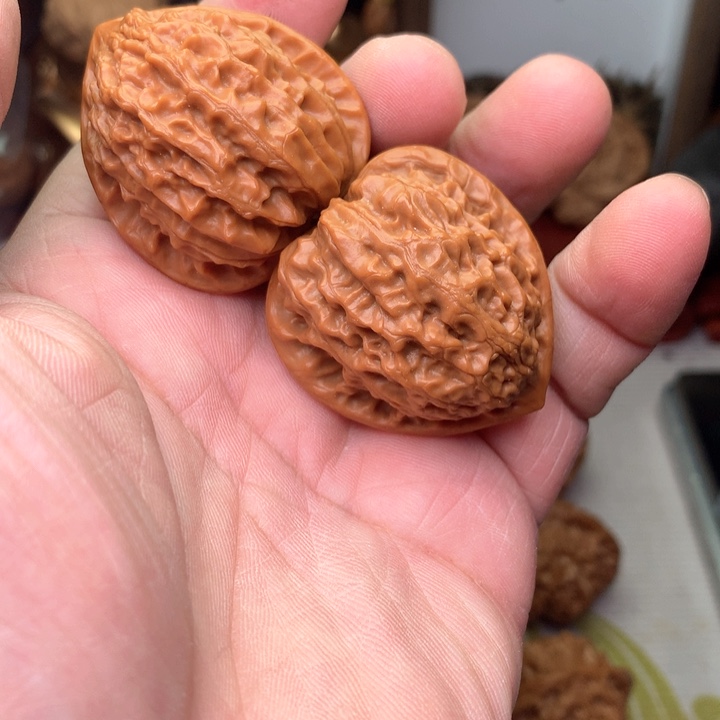 文玩核桃把件金牛