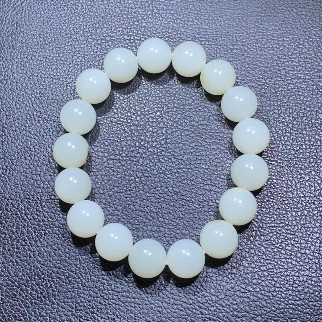 和田玉把件未镶嵌五***室