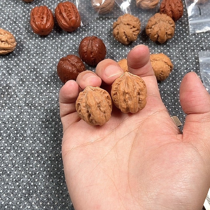 文玩核桃吊坠八楞大粗筋