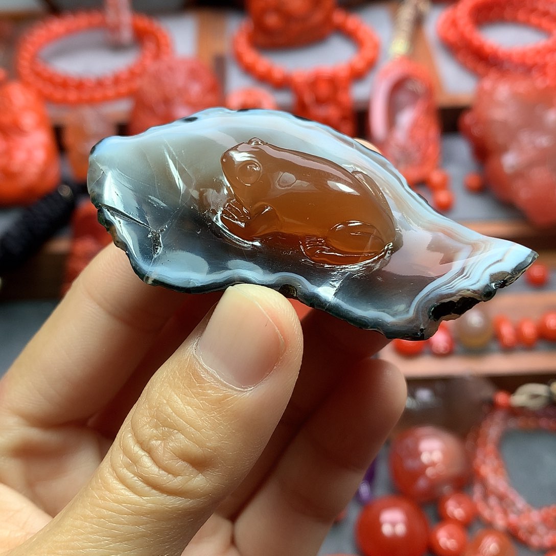 南红玛瑙呱呱来财未镶嵌