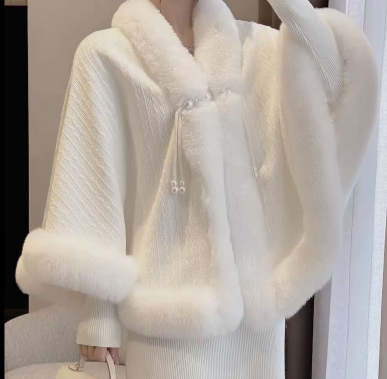 毛绒披肩秋冬时尚纯色防风显瘦厚款