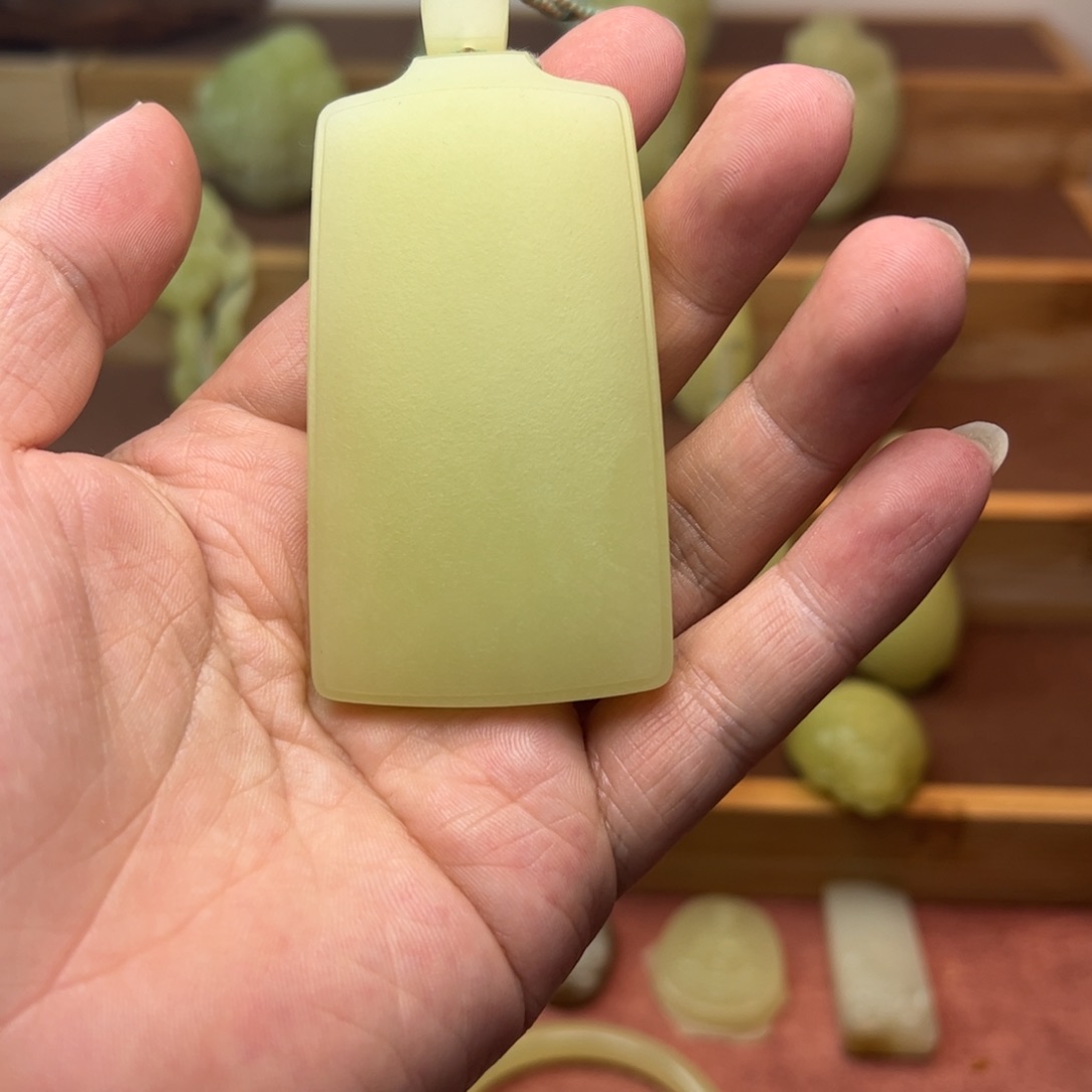 不***念和田玉（黄玉）未镶嵌颈饰