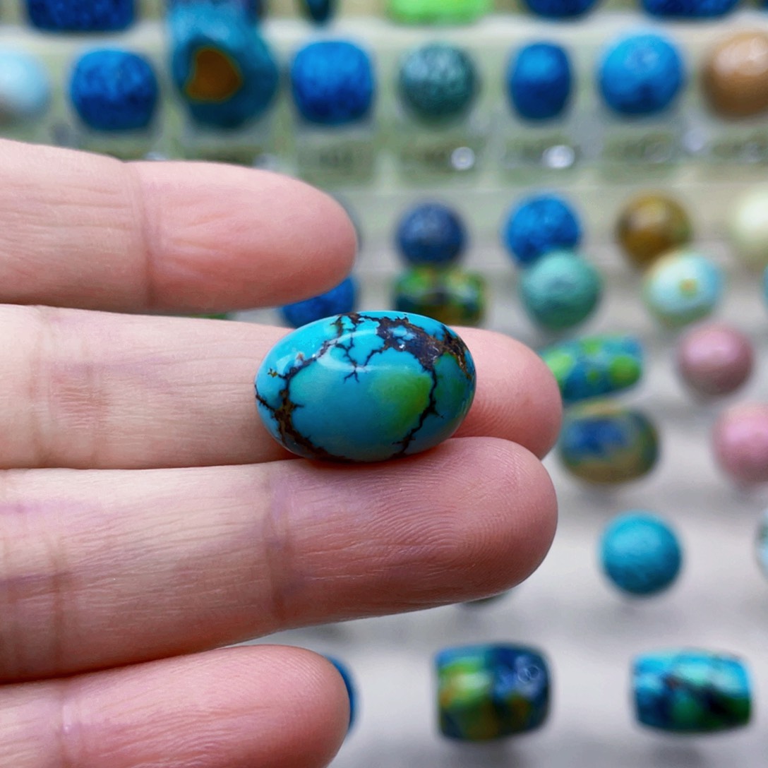 未镶嵌绿松石颈饰