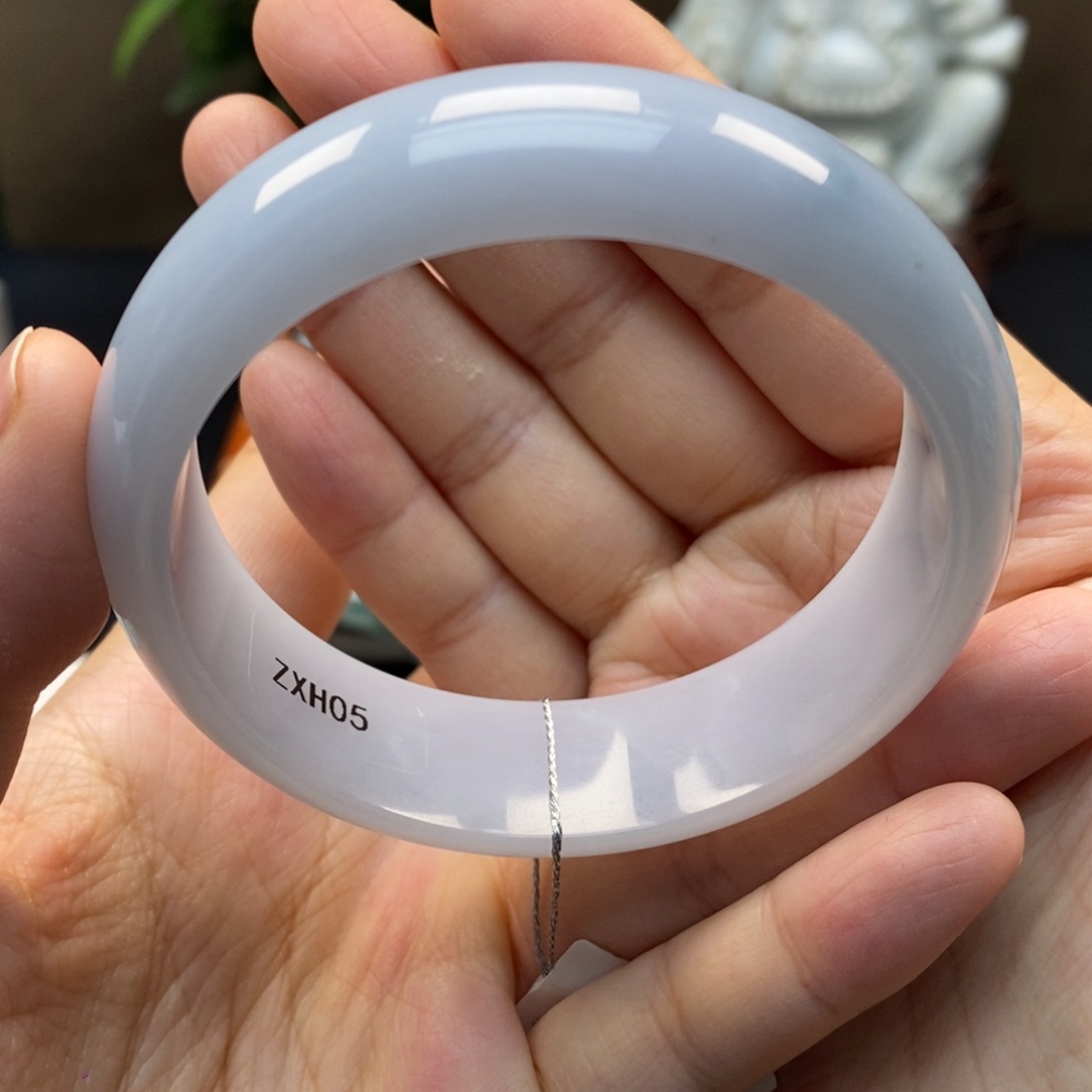 翡翠手镯未镶嵌天然