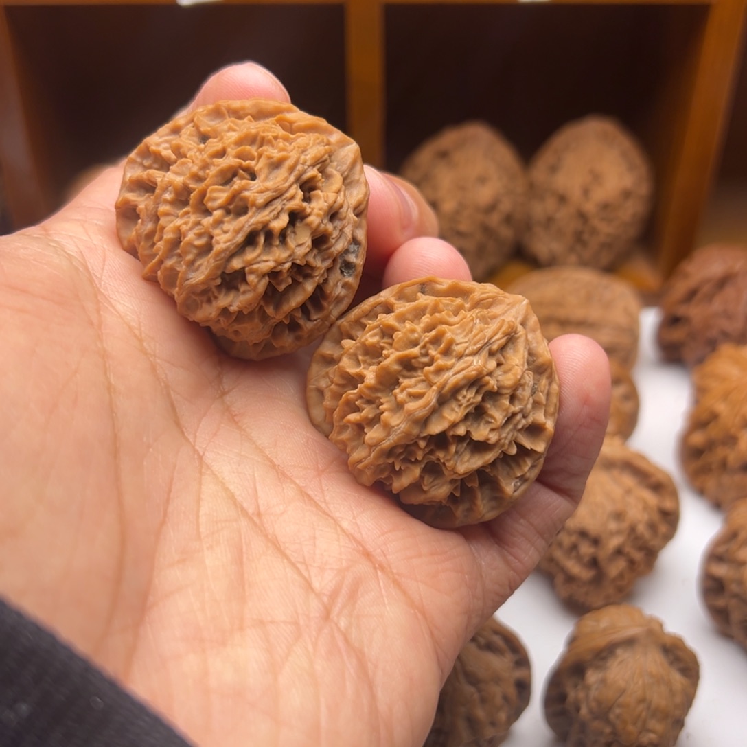 吊坠文玩核桃39尺全品三角刺纹