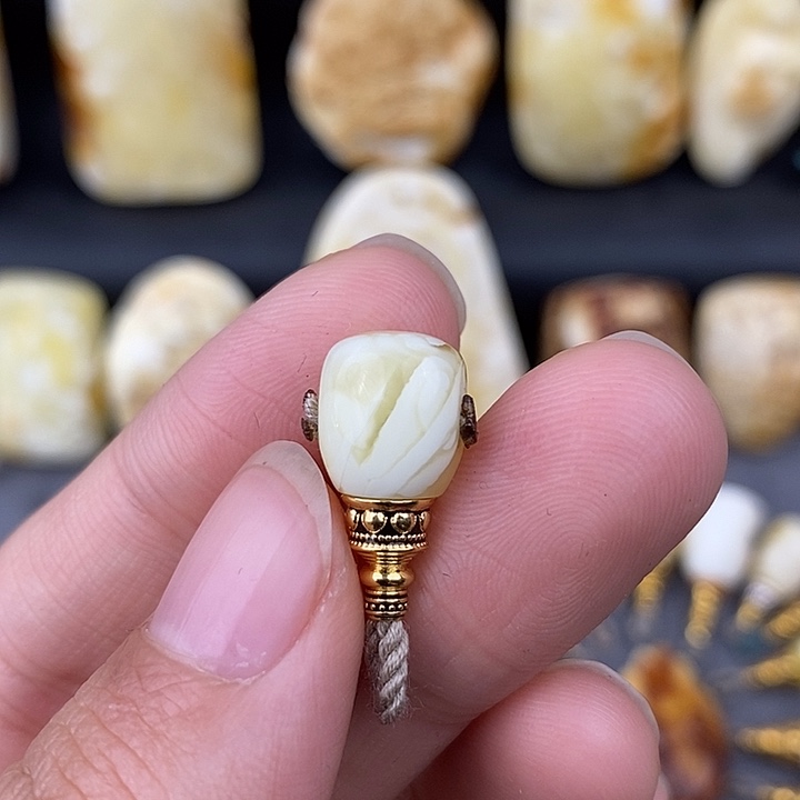 琥珀未镶嵌裸石9三通