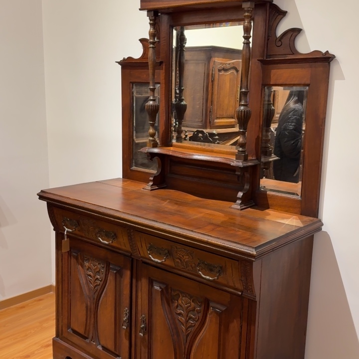 赫***猫有机玻璃边柜到付