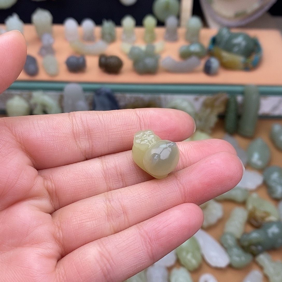 颈饰未镶嵌和田玉佳****)