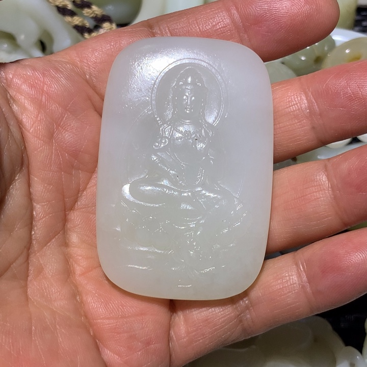 和田玉（白玉）颈饰未镶嵌文*