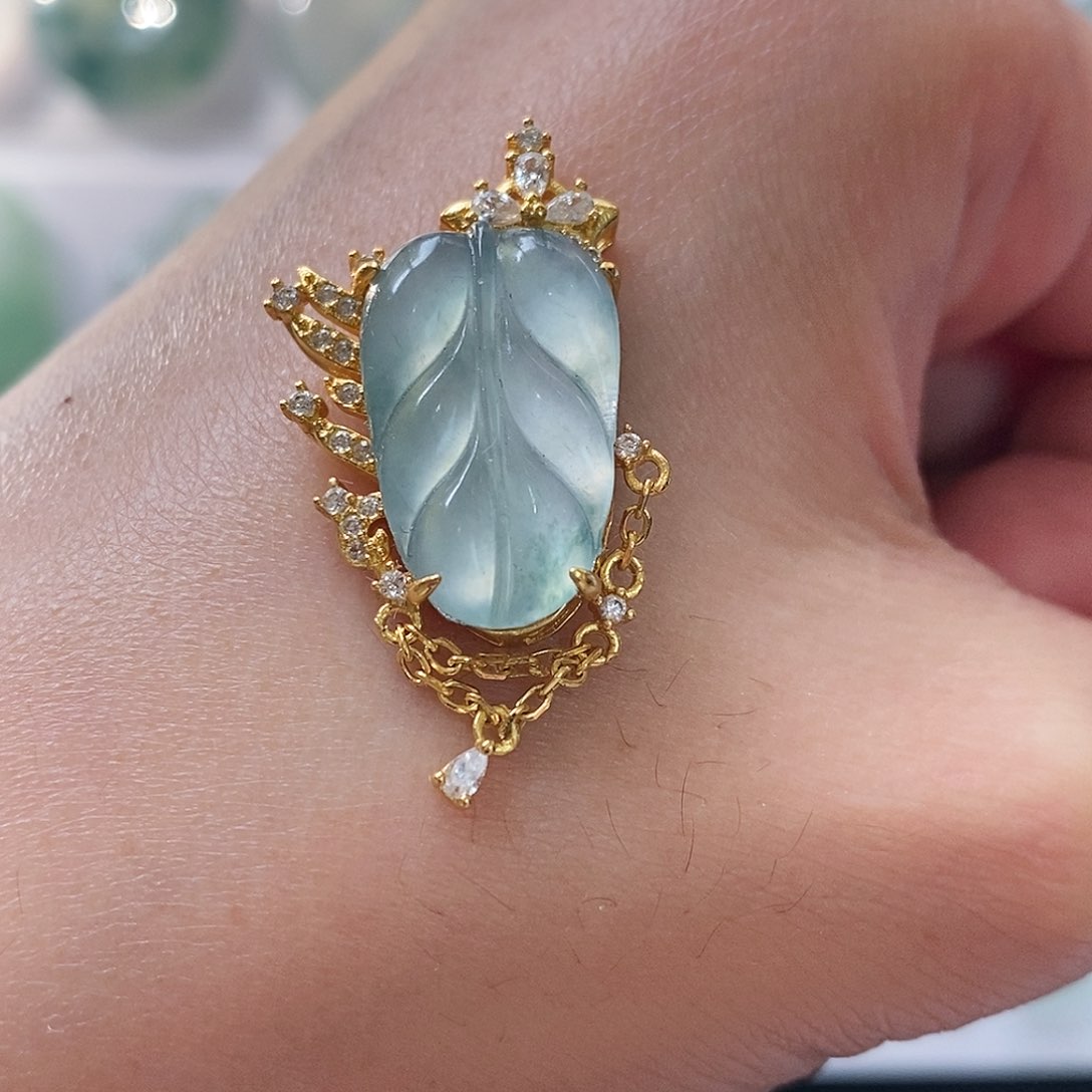 颈饰未镶嵌翡翠-