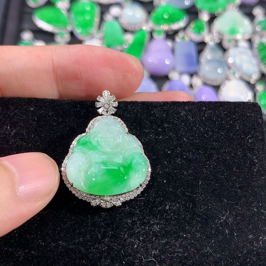 翡翠18K金镶嵌颈饰