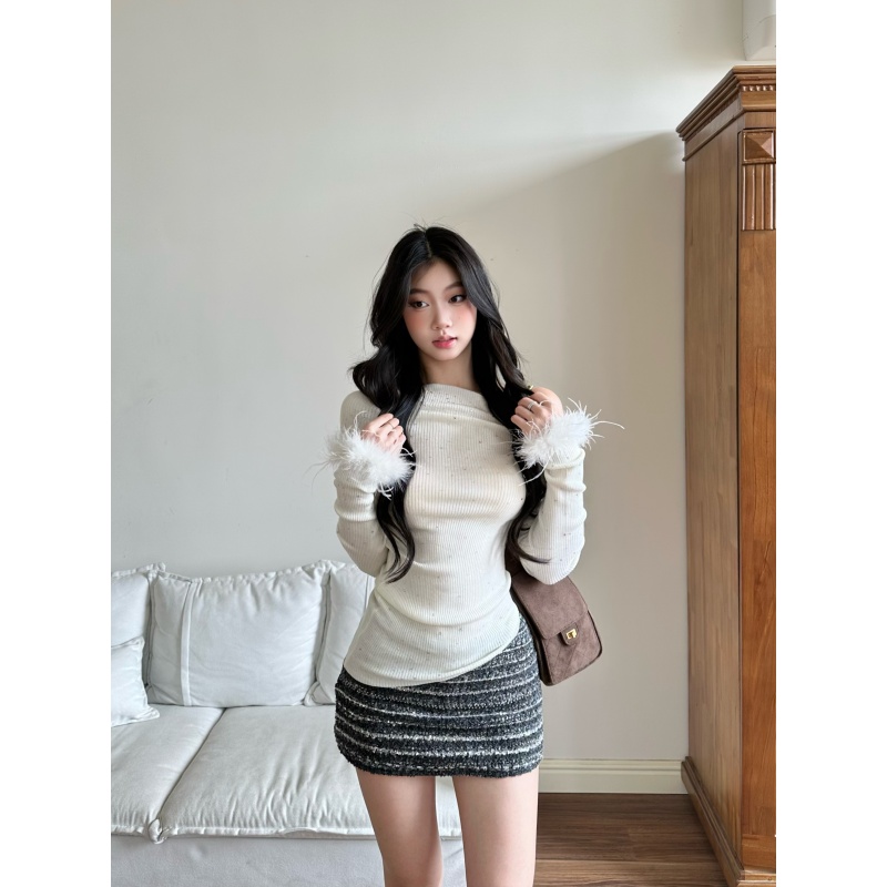 withmin凉皮 秋冬烫钻一字肩露肩设计收腰显瘦长袖上衣J2600473