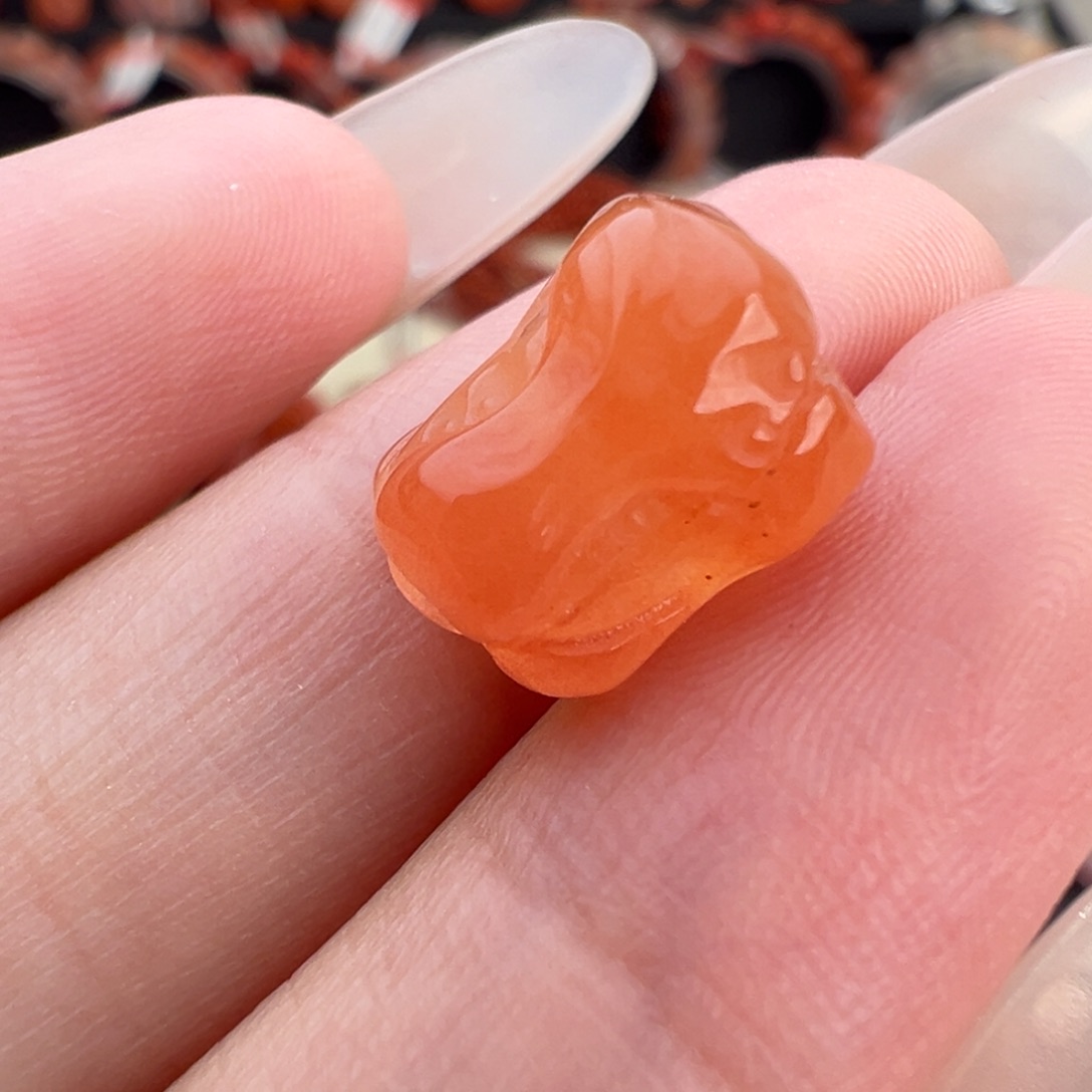 南红玛瑙未镶嵌颈饰白菜