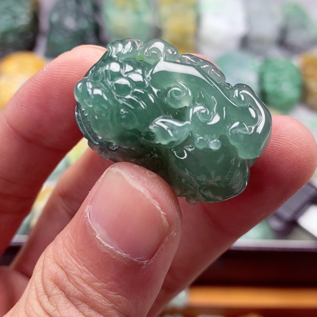 翡翠颈饰未镶嵌翡翠