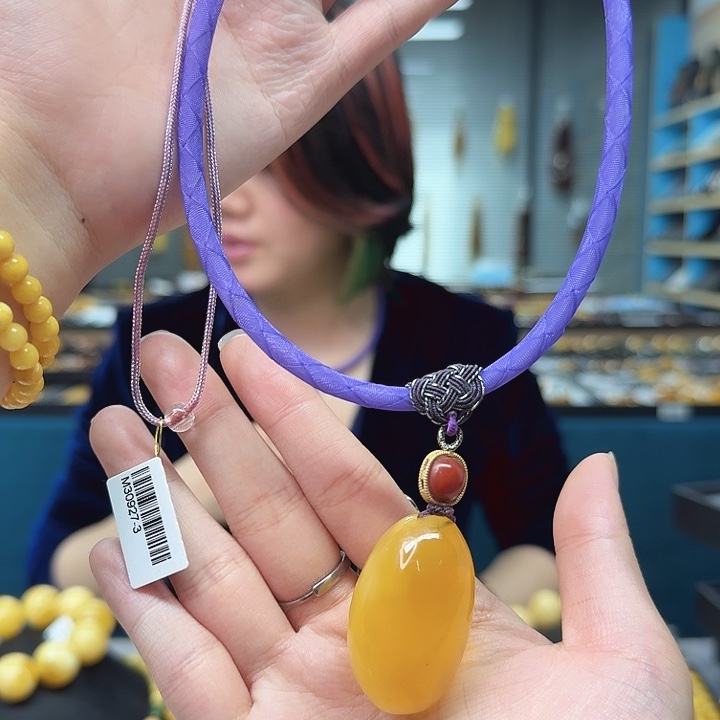 琥珀颈饰未镶嵌琥珀水滴